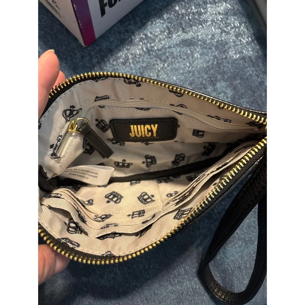 Juicy Couture‎ wristlet